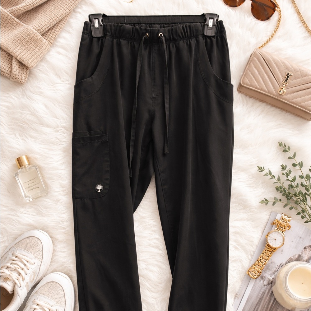 🖤 Healing Hands Black Scrub Pants – Size Medium 🖤